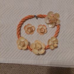Vintage Flower SHELL Necklace,Clip Earrings And Brooch