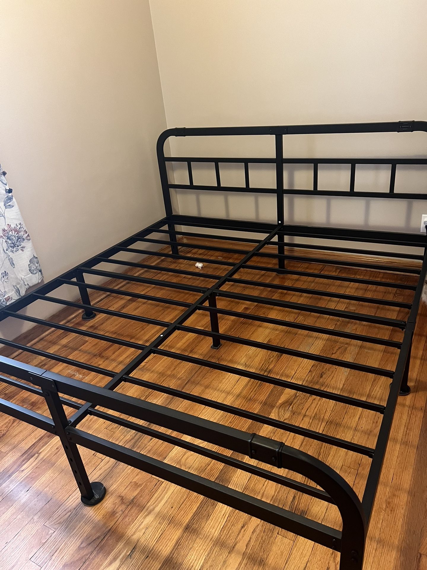 King Metal Bed Frame
