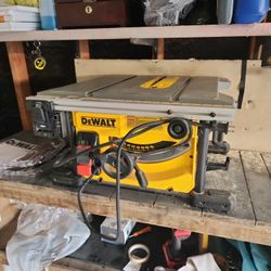Table saw - DeWALT 