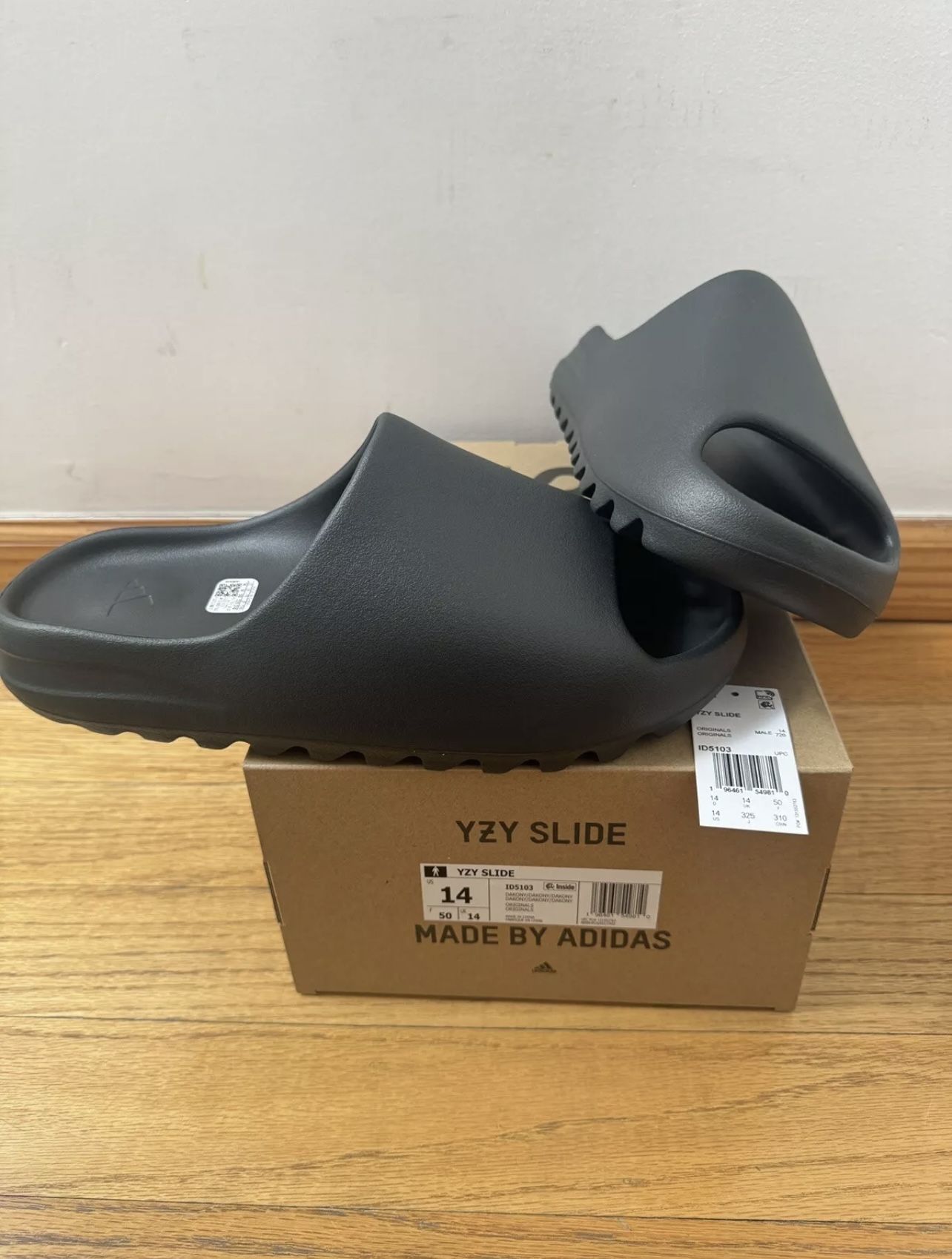 adidas gazelle silver green womens Adidas Yeezy Slide Infants Onyx – Ballers Club Kickz main image 1