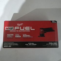 Milwaukee M12 Orbital Detail Sander 