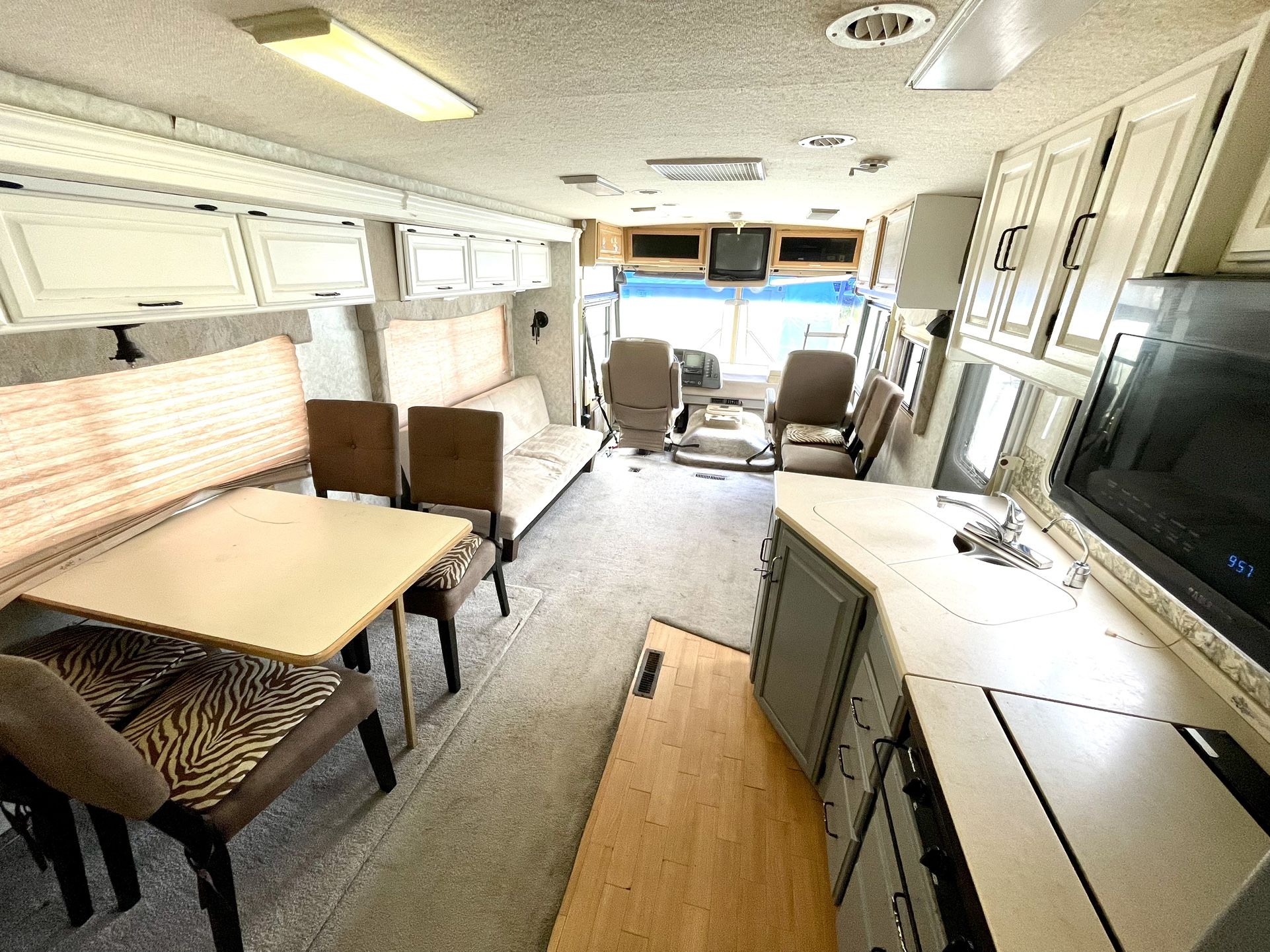 99 Winnebago Chieftain