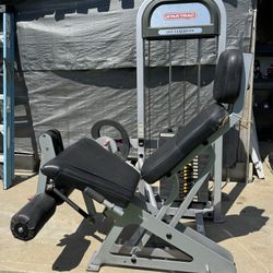 StarTrac Impact Center Driven Leg Extension Gym Equipment