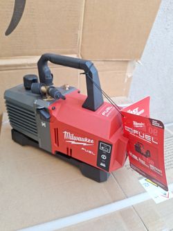 MILWAUKEE 5CFM VACUUM PUMP KIT
