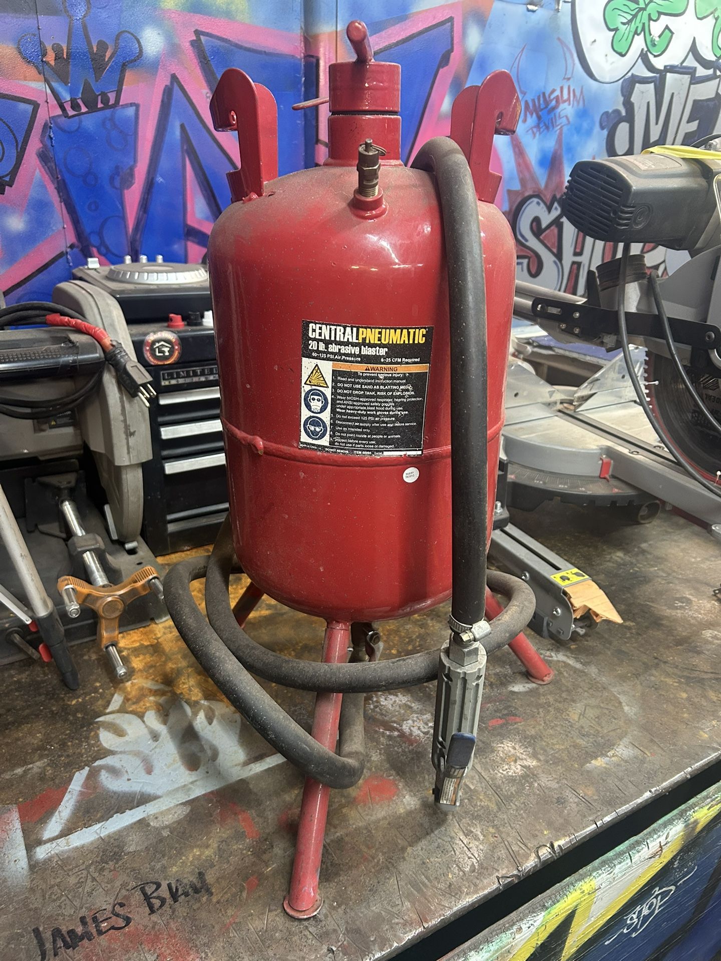 20 LB abrasive Blaster
