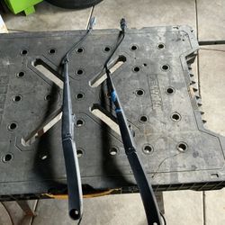 G8 Gt Wiper Arms 