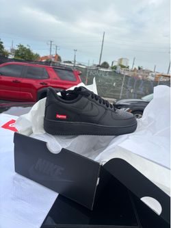 Supreme x Nike Air Force 1 Low Black