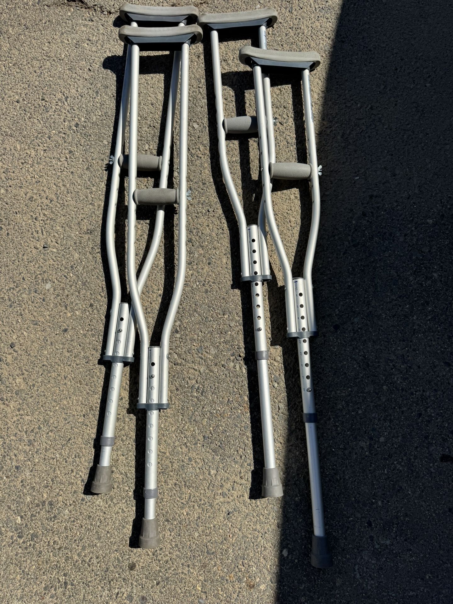 Crutches- PENDING PICK UP