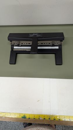 Swingline heavy duty paper punch
