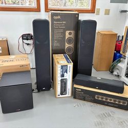 Polk Audio Signature Serie  Home Theater System. Two signature S55 towers. 