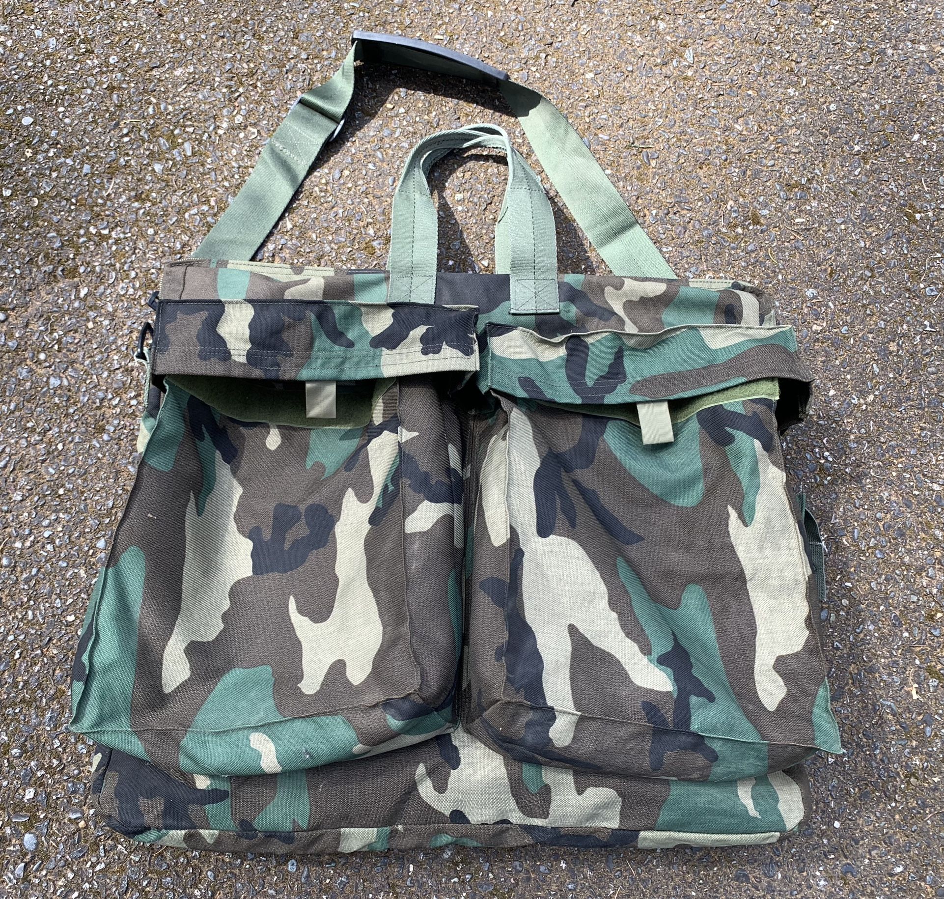 Military Surplus Army Woodland Camo AH-64 Apache Flyers Pilots Helmet Bag