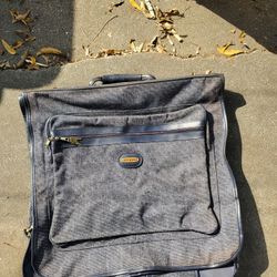 FIFTH AVENUE CLOTHES SUIT CASE