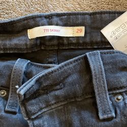 Levi’s 711