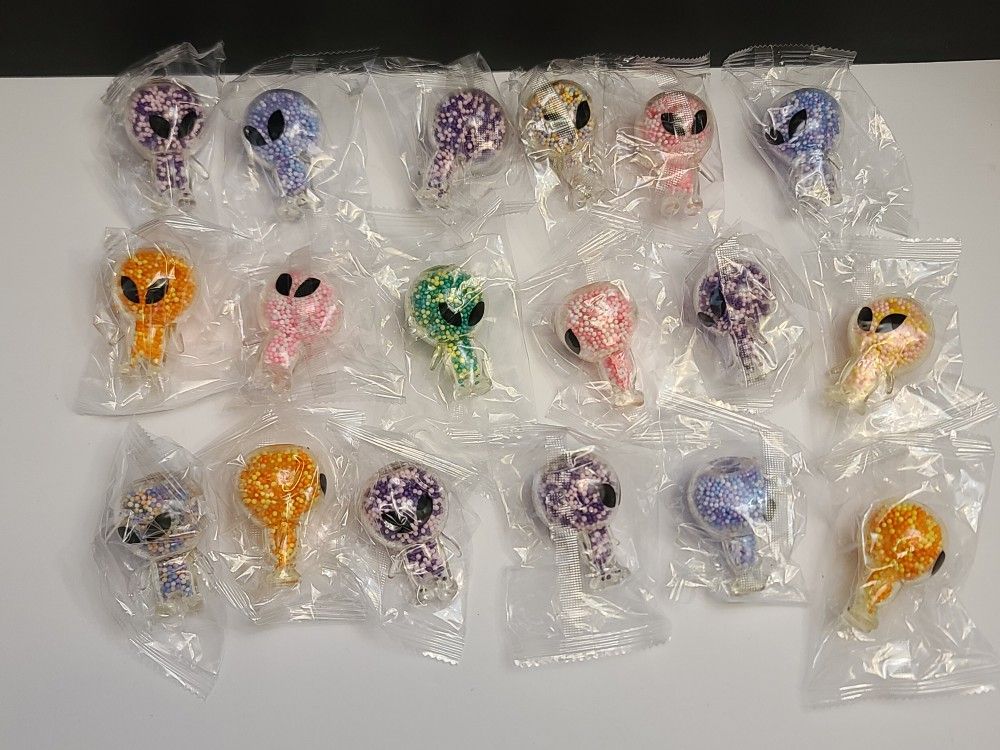 MINI SQUISHY Alien Toys Mixed Colors 18pcs MINI ALIENS TOYS Party Favors