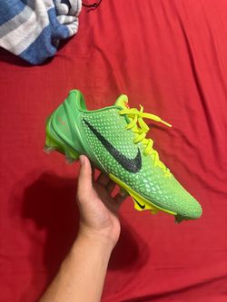 Kobe Grinch Cleats 10.5