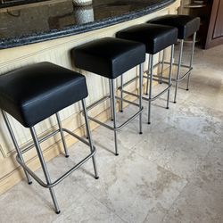 Kitchen Chairs (4)
