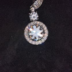 Beautiful halo Style Medallion 