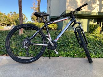 Northrock XC6 Mountain Bike (18" Frame / 26" Wheels)