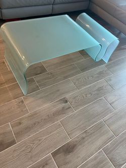 Curved Glass Waterfall Coffee Table Set