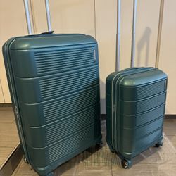 NEW! American Tourister Luggage Set