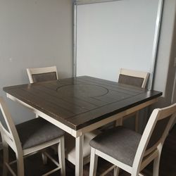 Dining Room Table And 4 Chairs