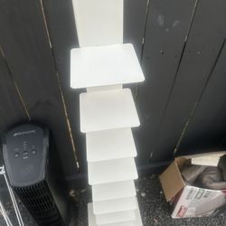 Invisible book shelf 