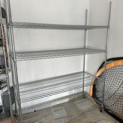 Storage rack with wheels 