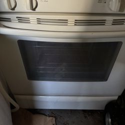 Stove And Dishwasher 