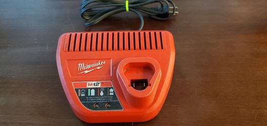 Milwaukee Fuel M 12 Volt Charger