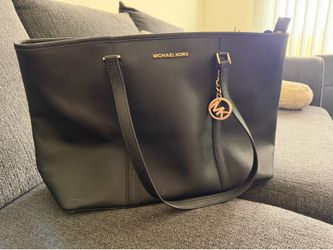 MK purse