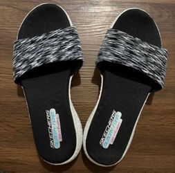 Sketchers memory foam gel infusion women’s size 8