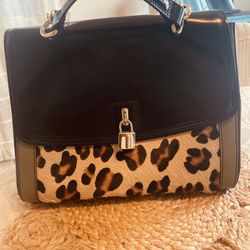 Stylish Black leather and Leopard Print Women's Bag