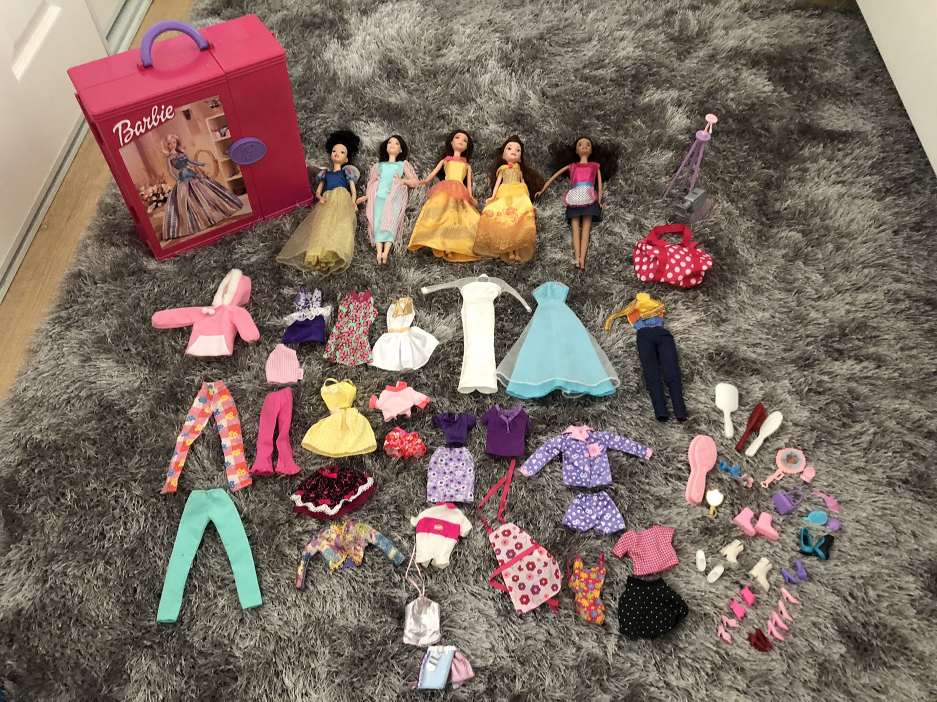 a lot of Barbies, princess dolls, Barbie clothing, shoes, accessories. case and more $1-$5