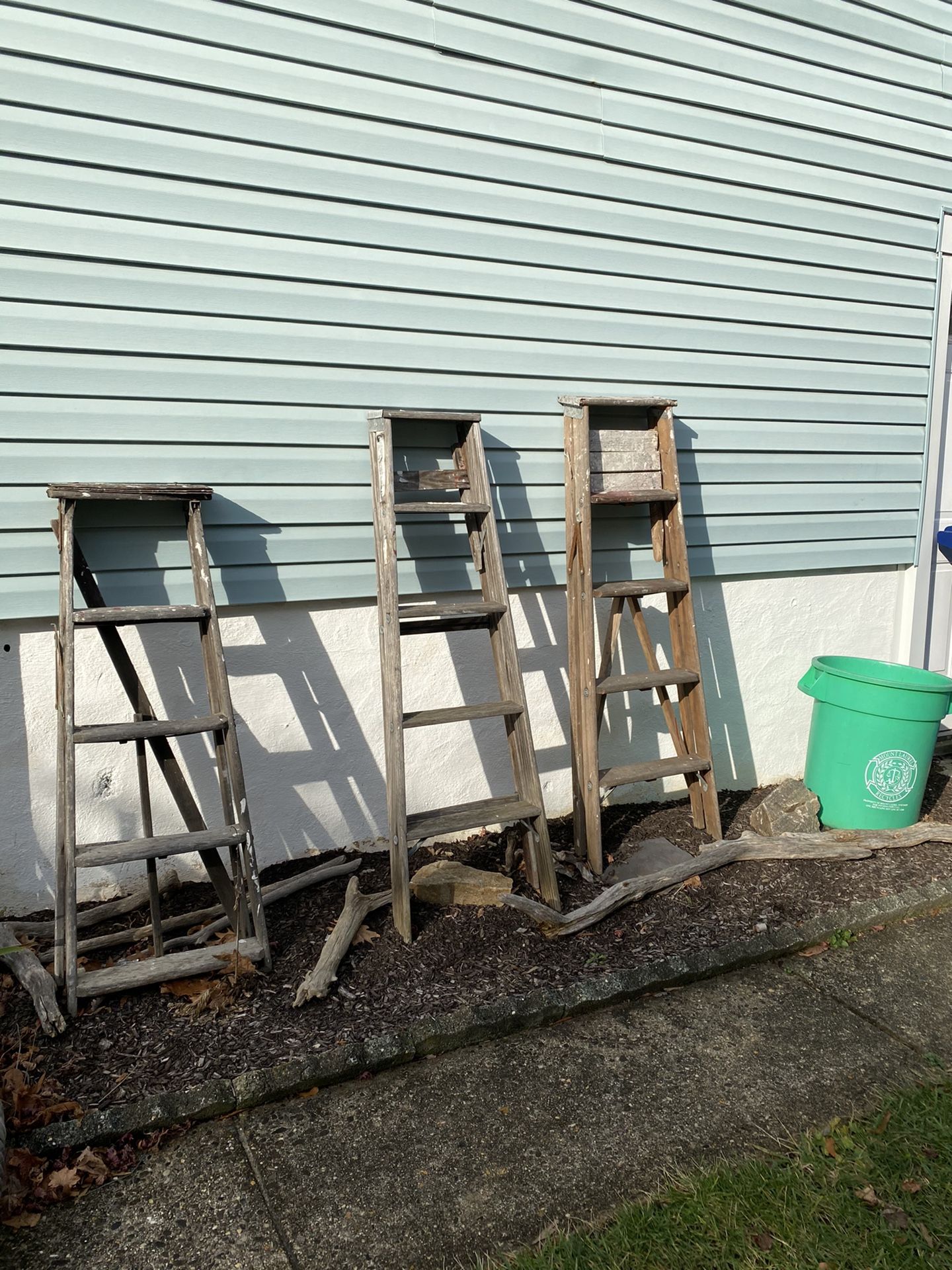 3-wooden Ladders