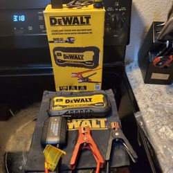Dewalt Lithium Jump Starter With USB Power Bank Brand New. Hablo Español 
