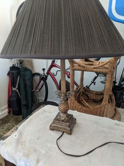 (1) LAMP w/ pineapple ~ St Lucie West