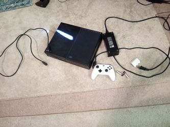 Xbox one 500 gigabytes base model