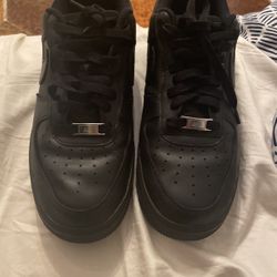 Black Air Force 1/size 9.5 Women