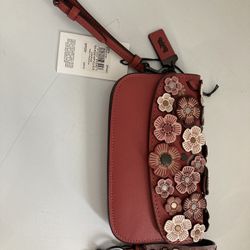Coach Tea Rose App Clutch Washed Red 