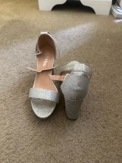 Bella Marie silver heels size 7