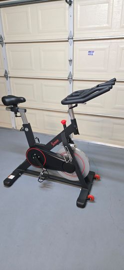 Sunny Health & Fitness Premium Indoor Cycling Smart Stationary Bike