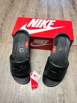 Nike benassi Sandals size 10