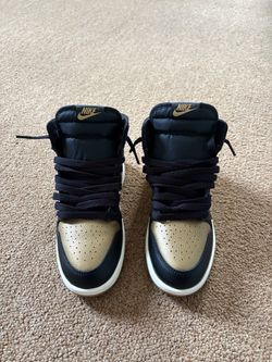 Retro Jordan 1s - Black & Gold