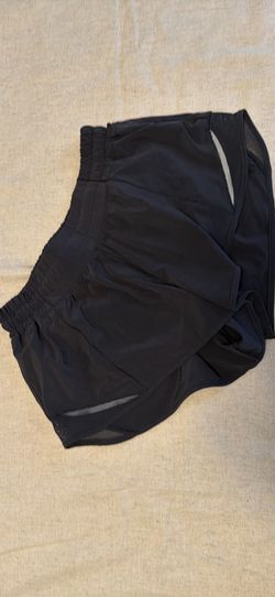 Lululemon - Hotty Hot Low-Rise Lined Shorts 2.5” size 6