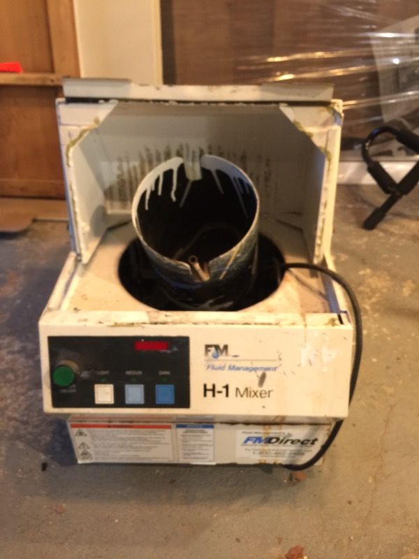 Fluid management 1 gallon paint shaker mixer