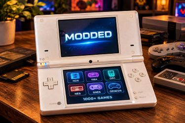 Pearl White Nintendo DSi – 1000+ Retro Games – NDS, GBA, GBC, NES, SNES & Genesis - Pristine Nintendo DS