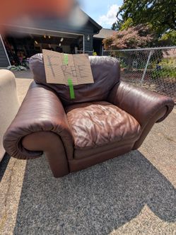 FREE OVERSIZED LEATHER CHAIR