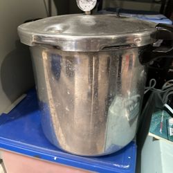Presto 23 Quart Pressure Cooker / Canner