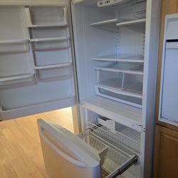 Refrigerator And Bottom Freezer 