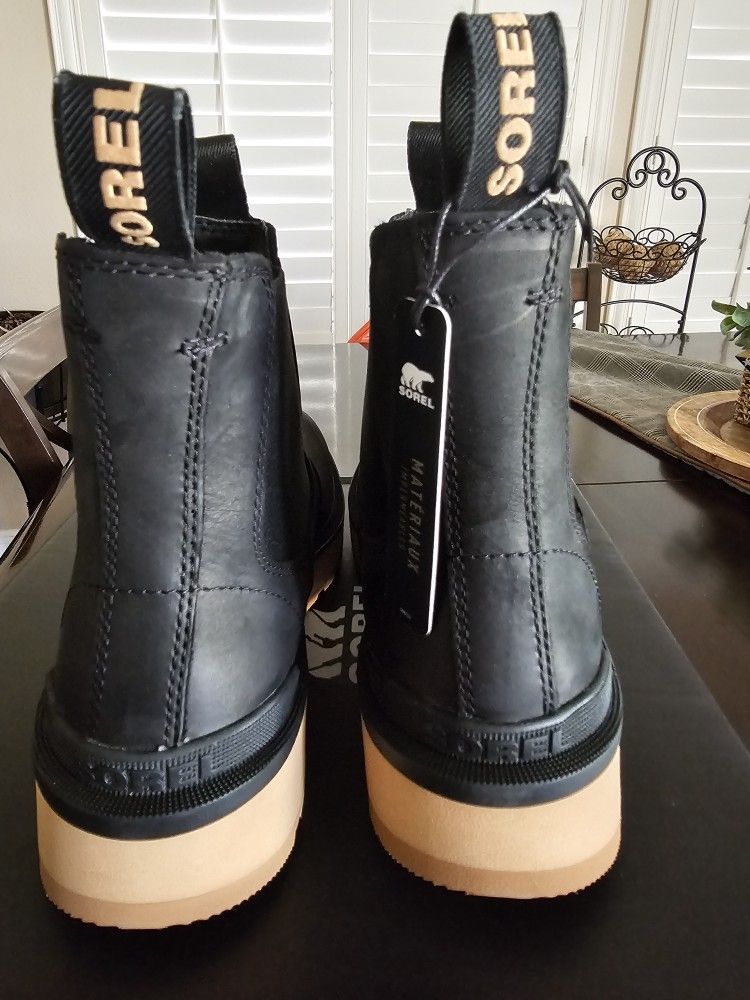 **BRAND NEW SOREL Waterproof Boots Sz 8**